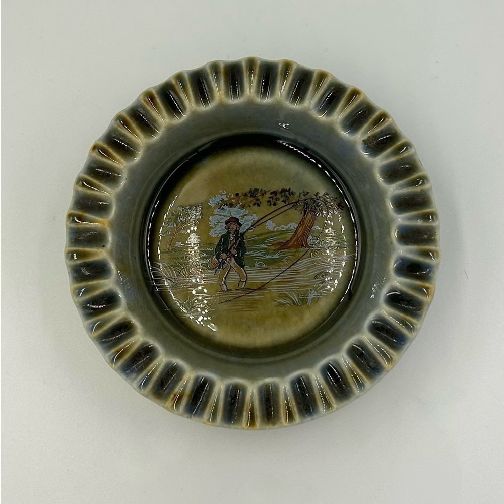 Vintage Wade Irish Porcelain Fishing Scene Ashtray 4.5” Collectible Trinket Dish